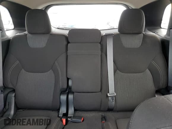 ✅ 2017 Jeep Cherokee 75th Anniversary Edition • VIN: 1C4PJLCB2HW641928 • Lot: 70887955. Wystawiony na Copart z przebiegiem 109 686 mil. Bezpłatny archiwum sprzedaży aukcyjnych z USA i szczegółowy raport historii pojazdu na DreamBid. Zdjęcie 10.