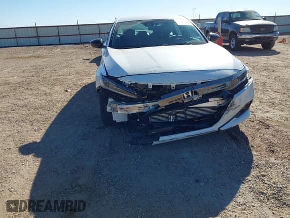 ✅ 2022 Honda Accord Sport • VIN: 1HGCV1F32NA037754 • Лот: 43711657. Опубликован ранее на IAAI с пробегом 14 697 миль. Бесплатный доступ к архиву аукционных продаж из США и подробный отчёт об истории автомобиля на DreamBid. Изображение 6.