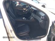 ✅ 2017 Mercedes-Benz E 300 Luxury • VIN: WDDZF4JB6HA121303 • Lot: 43544111. Wystawiony na IAAI z przebiegiem Nie podano. Bezpłatny archiwum sprzedaży aukcyjnych z USA i szczegółowy raport historii pojazdu na DreamBid. Zdjęcie 5.