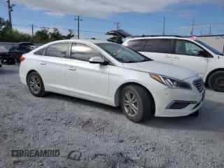 ✅ 2017 Hyundai Sonata 2.4L • VIN: 5NPE24AF5HH504777 • Lot: 90485405. Wystawiony na Copart z przebiegiem 117 815 mil mil. Skorzystaj z bezpłatnego archiwum sprzedaży aukcyjnych z USA i zobacz szczegółowy raport historii pojazdu na DreamBid. Zdjęcie 4.