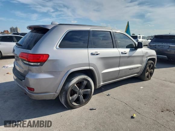 ✅ 2015 Jeep Grand Cherokee Laredo • VIN: 1C4RJEAG9FC815754 • Лот: 84786305. Опубликован ранее на Copart с пробегом 150 364 миль. Бесплатный доступ к архиву аукционных продаж из США и подробный отчёт об истории автомобиля на DreamBid. Изображение 3.