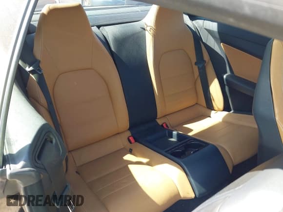 ✅ 2013 Mercedes-Benz E 350 • VIN: WDDKJ5KB3DF207881 • Lot: 41955127. Wystawiony na IAAI z przebiegiem 83 786 mil. Bezpłatny archiwum sprzedaży aukcyjnych z USA i szczegółowy raport historii pojazdu na DreamBid. Zdjęcie 8.