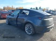✅ 2026 Tesla Model Y Long Range Launch Series • VIN: 7SAYGDEE0TF354667 • Lot: 43668697. Wystawiony na IAAI z przebiegiem Nie podano. Bezpłatny archiwum sprzedaży aukcyjnych z USA i szczegółowy raport historii pojazdu na DreamBid. Zdjęcie 3.