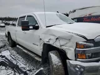 2015 Chevrolet Silverado 3500HD LT с VIN 1GC4KZE8XFF618267, выставлен на аукционе Copart как лот 87687325 с пробегом 156 087 миль миль и На запчасти • Non repairable. История ставок и продаж доступна на DreamBid. Изображение 4.