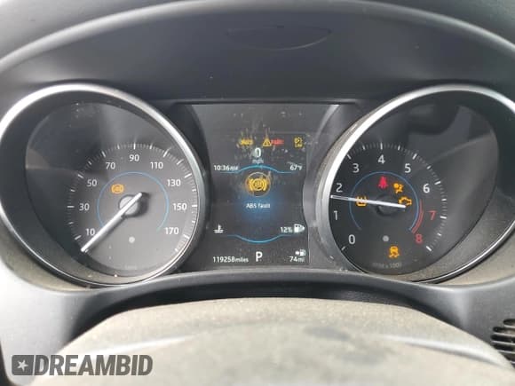 ✅ 2018 Jaguar XE 25t • VIN: SAJAR4FX7JCP37106 • Лот: 85785675. Опубликован ранее на Copart с пробегом 119 258 миль. Бесплатный доступ к архиву аукционных продаж из США и подробный отчёт об истории автомобиля на DreamBid. Изображение 9.