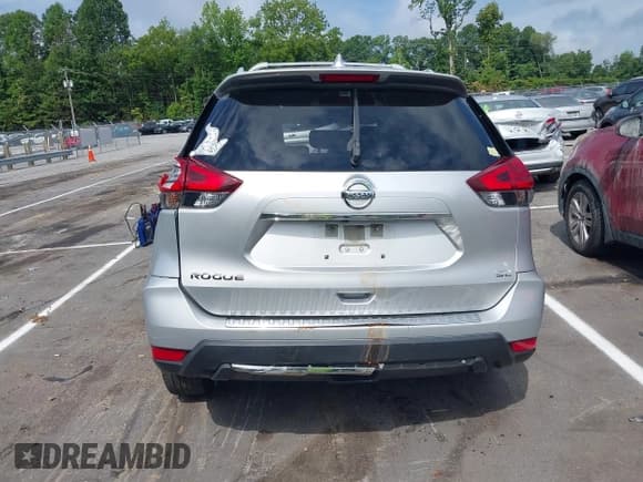 ✅ 2017 Nissan Rogue SL • VIN: JN8AT2MT1HW403414 • Lot: 42752423. Listed on IAAI with 113,683 mi. Free auction sales archive from the USA and detailed vehicle history report at DreamBid. Image 17.