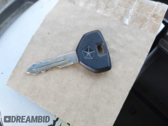 ✅ 1997 Dodge Dakota • VIN: 1B7GL23Y6VS207961 • Lot: 43703708. Wystawiony na IAAI z przebiegiem 297 431 mil. Bezpłatny archiwum sprzedaży aukcyjnych z USA i szczegółowy raport historii pojazdu na DreamBid. Zdjęcie 11.