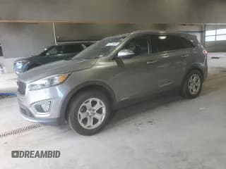 ✅ 2016 Kia Sorento EX • VIN: 5XYPHDA54GG005974 • Лот: 70779895. Опубликован ранее на Copart с пробегом 174 608 миль. Бесплатный доступ к архиву аукционных продаж из США и подробный отчёт об истории автомобиля на DreamBid. Изображение 1.