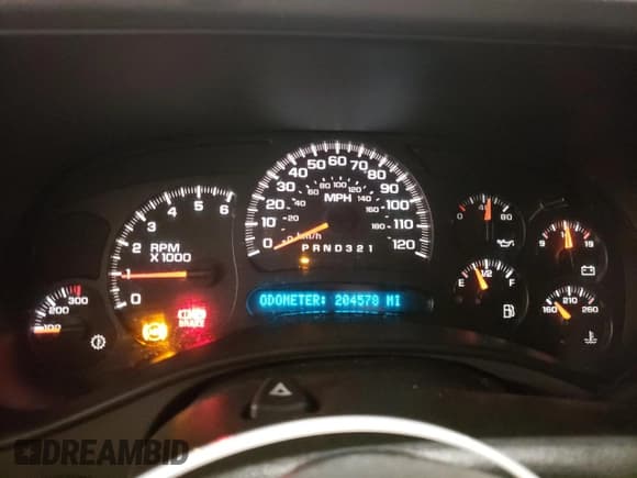 ✅ 2006 Chevrolet Suburban LS • VIN: 3GNGK26GX6G124877 • Лот: 47192555. Опубликован ранее на Copart с пробегом 204 578 миль. Бесплатный доступ к архиву аукционных продаж из США и подробный отчёт об истории автомобиля на DreamBid. Изображение 9.