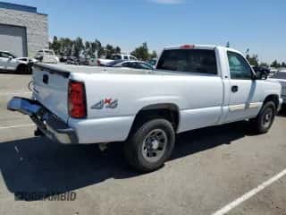 ✅ 2006 Chevrolet Silverado 1500 Work Truck • VIN: 3GCEK14Z16G198106 • Lot: 68331134. Wystawiony na Copart z przebiegiem 197 064 mil mil. Skorzystaj z bezpłatnego archiwum sprzedaży aukcyjnych z USA i zobacz szczegółowy raport historii pojazdu na DreamBid. Zdjęcie 3.