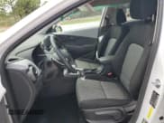 ✅ 2020 Hyundai Kona SEL • VIN: KM8K22AA0LU523534 • Лот: 69180084. Опубликован ранее на Copart с пробегом 35 184 миль. Бесплатный доступ к архиву аукционных продаж из США и подробный отчёт об истории автомобиля на DreamBid. Изображение 7.