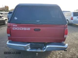 ✅ 1997 Dodge Dakota • VIN: 1B7GL23X4VS157665 • Lot: 79010744. Wystawiony na Copart z przebiegiem 101 809 mil. Bezpłatny archiwum sprzedaży aukcyjnych z USA i szczegółowy raport historii pojazdu na DreamBid. Zdjęcie 6.