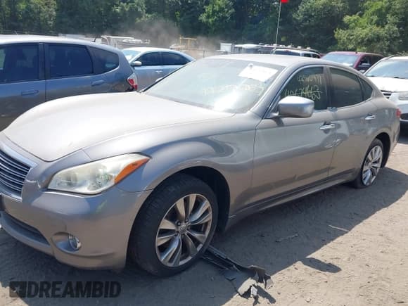 ✅ 2011 Infiniti M • VIN: JN1BY1AR0BM376832 • Lot: 42960477. Listed on IAAI with 80,028 mi. Free auction sales archive from the USA and detailed vehicle history report at DreamBid. Image 2.
