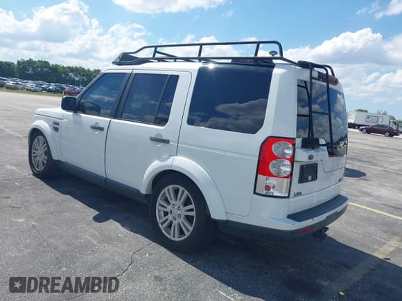 ✅ 2011 Land Rover LR4 HSE • VIN: SALAG2D47BA570625 • Lot: 42262798. Wystawiony na IAAI z przebiegiem 131 107 mil. Bezpłatny archiwum sprzedaży aukcyjnych z USA i szczegółowy raport historii pojazdu na DreamBid. Zdjęcie 3.