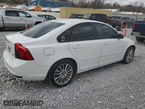 ✅ 2010 Volvo S40 • VIN: YV1382MS0A2495720 • Lot: 92626875. Listed on Copart with 156,914 mi. Free auction sales archive from the USA and detailed vehicle history report at DreamBid. Image 3.