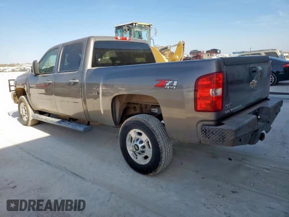 ✅ 2013 Chevrolet Silverado 2500HD LT • VIN: 1GC1KXCG5DF197024 • Lot: 92703725. Wystawiony na Copart z przebiegiem 230 196 mil. Bezpłatny archiwum sprzedaży aukcyjnych z USA i szczegółowy raport historii pojazdu na DreamBid. Zdjęcie 2.