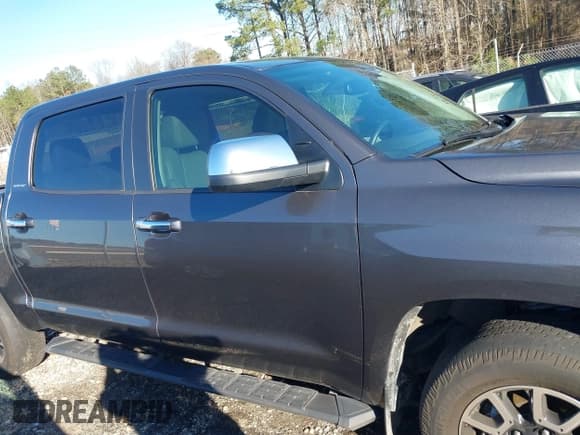 ✅ 2021 Toyota Tundra Limited • VIN: 5TFHY5F14MX996246 • Lot: 41058172. Listed on IAAI with 39,080 mi. Free auction sales archive from the USA and detailed vehicle history report at DreamBid. Image 13.