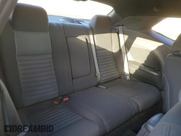 ✅ 2014 Dodge Challenger SXT • VIN: 2C3CDYAG9EH111245 • Lot: 42001825. Wystawiony na Copart z przebiegiem 109 674 mil. Bezpłatny archiwum sprzedaży aukcyjnych z USA i szczegółowy raport historii pojazdu na DreamBid. Zdjęcie 10.