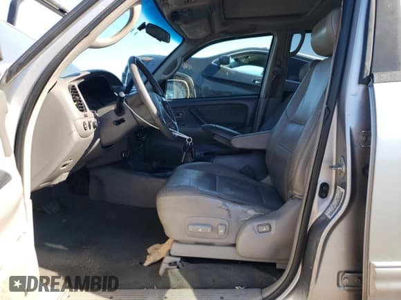 ✅ 2001 Toyota Sequoia SR5 • VIN: 5TDBT44A81S029237 • Lot: 90221265. Wystawiony na Copart z przebiegiem 218 466 mil. Bezpłatny archiwum sprzedaży aukcyjnych z USA i szczegółowy raport historii pojazdu na DreamBid. Zdjęcie 7.