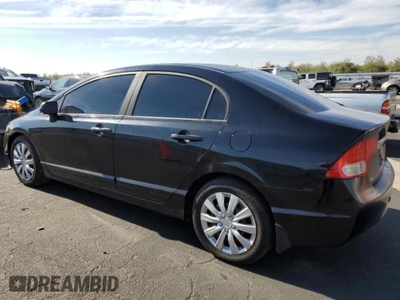 ✅ 2010 Honda Civic LX • VIN: 19XFA1F50AE019897 • Lot: 92287835. Listed on Copart with 185,864 mi. Free auction sales archive from the USA and detailed vehicle history report at DreamBid. Image 2.