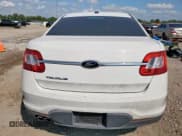 ✅ 2010 Ford Taurus SE • VIN: 1FAHP2DW1AG107789 • Лот: 71733025. Опубликован ранее на Copart с пробегом 251 450 миль. Бесплатный доступ к архиву аукционных продаж из США и подробный отчёт об истории автомобиля на DreamBid. Изображение 6.
