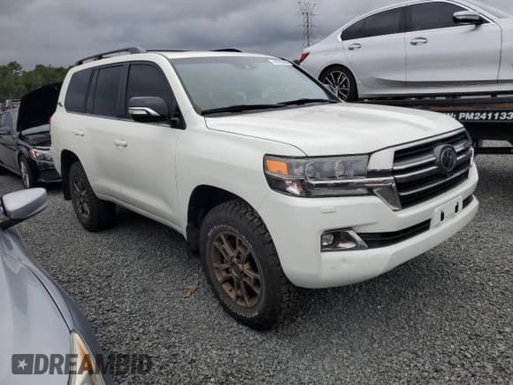 ✅ 2020 Toyota Land Cruiser • VIN: JTMCY7AJXL4087473 • Lot: 74515384. Wystawiony na Copart z przebiegiem Nie podano. Bezpłatny archiwum sprzedaży aukcyjnych z USA i szczegółowy raport historii pojazdu na DreamBid. Zdjęcie 4.