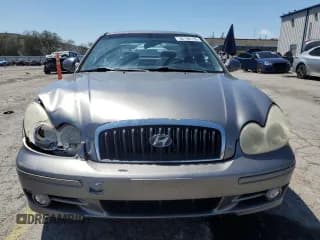 ✅ 2002 Hyundai Sonata • VIN: KMHWF25S72A624112 • Lot: 56196195. Wystawiony na Copart z przebiegiem 54 206 mil. Bezpłatny archiwum sprzedaży aukcyjnych z USA i szczegółowy raport historii pojazdu na DreamBid. Zdjęcie 5.