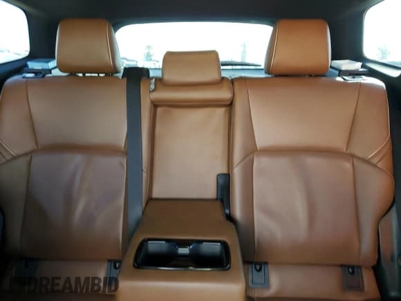 ✅ 2025 Toyota Crown XLE • VIN: JTDACAAJ0S3008450 • Lot: 82568575. Wystawiony na Copart z przebiegiem 53 939 mil. Bezpłatny archiwum sprzedaży aukcyjnych z USA i szczegółowy raport historii pojazdu na DreamBid. Zdjęcie 10.