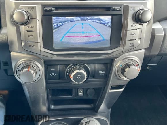 ✅ 2015 Toyota 4Runner Limited • VIN: JTEBU5JR8F5218069 • Lot: 93520175. Wystawiony na Copart z przebiegiem 201 612 mil. Bezpłatny archiwum sprzedaży aukcyjnych z USA i szczegółowy raport historii pojazdu na DreamBid. Zdjęcie 11.