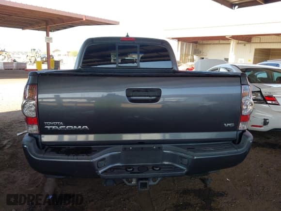 ✅ 2015 Toyota Tacoma PreRunner • VIN: 3TMKU4HN0FM046941 • Lot: 42533553. Wystawiony na IAAI z przebiegiem 123 115 mil. Bezpłatny archiwum sprzedaży aukcyjnych z USA i szczegółowy raport historii pojazdu na DreamBid. Zdjęcie 16.