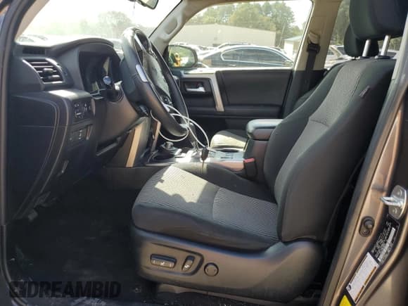 ✅ 2021 Toyota 4Runner SR5 • VIN: JTEMU5JR0M5886552 • Lot: 82254915. Listed on Copart with 85,138 mi. Free auction sales archive from the USA and detailed vehicle history report at DreamBid. Image 7.