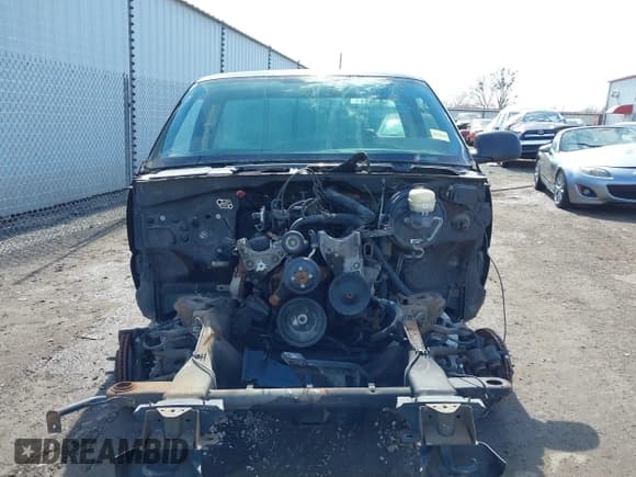 ✅ 2005 Chevrolet Silverado 1500 Work Truck • VIN: 1GCEC14X95Z330927 • Лот: 41565885. Опубликован ранее на IAAI с пробегом Не указан. Бесплатный доступ к архиву аукционных продаж из США и подробный отчёт об истории автомобиля на DreamBid. Изображение 12.