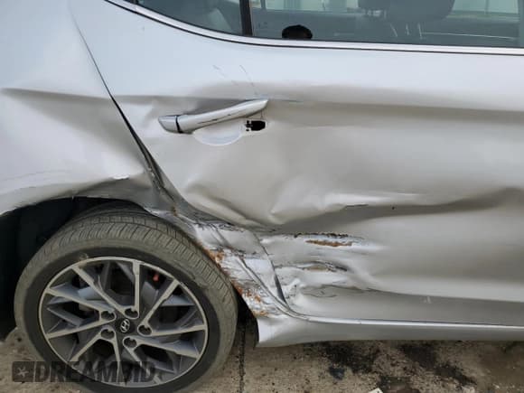 ✅ 2020 Hyundai Elantra SEL • VIN: 5NPD84LF2LH521228 • Lot: 80735595. Listed on Copart with 73,940 mi. Free auction sales archive from the USA and detailed vehicle history report at DreamBid. Image 10.