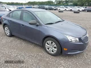 2013 Chevrolet Cruze LS с VIN 1G1PA5SG7D7307187, выставлен на аукционе IAAI как лот 43254220 с пробегом Не указан миль и . История ставок и продаж доступна на DreamBid. Изображение 1.