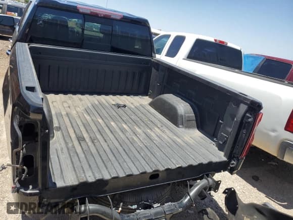 ✅ 2020 Chevrolet Silverado 1500 LTZ • VIN: 3GCUYGEL5LG114775 • Lot: 58786175. Wystawiony na Copart z przebiegiem 66 932 mil. Bezpłatny archiwum sprzedaży aukcyjnych z USA i szczegółowy raport historii pojazdu na DreamBid. Zdjęcie 6.