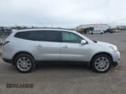 ✅ 2015 Chevrolet Traverse LT • VIN: 1GNKRGKD2FJ373770 • Lot: 43541956. Wystawiony na IAAI z przebiegiem 162 949 mil. Bezpłatny archiwum sprzedaży aukcyjnych z USA i szczegółowy raport historii pojazdu na DreamBid. Zdjęcie 13.