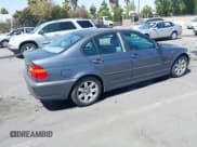 ✅ 2002 BMW 3 Series 325i • VIN: WBAET374X2NJ19183 • Lot: 42719232. Wystawiony na IAAI z przebiegiem 149 135 mil. Bezpłatny archiwum sprzedaży aukcyjnych z USA i szczegółowy raport historii pojazdu na DreamBid. Zdjęcie 4.