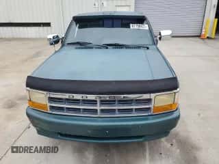 1993 Dodge Dakota z VIN 1B7FL23X3PS153914, wystawiony jako Copart lot #67756425 z przebiegiem 277 083 mil mil oraz Szkoda całkowita • Salvage title. Historia ofert i sprzedaży dostępna na DreamBid. Obrazek 5.