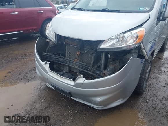 ✅ 2013 Nissan NV200 SV • VIN: 3N6CM0KNXDK691656 • Lot: 43676586. Listed on IAAI with 134,641 mi. Free auction sales archive from the USA and detailed vehicle history report at DreamBid. Image 6.