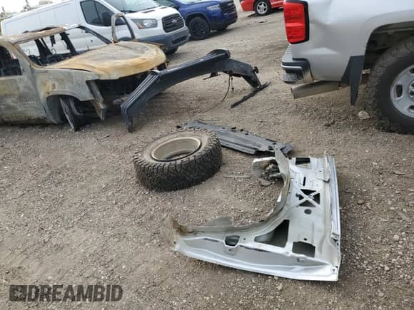 2018 Chevrolet Silverado 2500HD Work Truck z VIN 1GC1KUEY3JF228691, wystawiony jako Copart lot #86809105 z przebiegiem 141 259 mil mil oraz Czysty tytuł • Clean title. Historia ofert i sprzedaży dostępna na DreamBid. Obrazek 12.