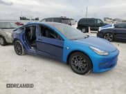 ✅ 2018 Tesla Model 3 Long Range Battery • VIN: 5YJ3E1EA5JF076791 • Lot: 87072535. Wystawiony na Copart z przebiegiem 122 067 mil. Bezpłatny archiwum sprzedaży aukcyjnych z USA i szczegółowy raport historii pojazdu na DreamBid. Zdjęcie 4.