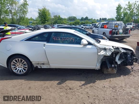 ✅ 2014 Cadillac CTS Performance • VIN: 1G6DG1E36E0124371 • Lot: 42535079. Listed on IAAI with 51,351 mi. Free auction sales archive from the USA and detailed vehicle history report at DreamBid. Image 14.