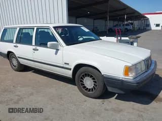 ✅ 1993 Volvo 960 • VIN: YV1KW9517P0010929 • Lot: 42159784. Wystawiony na IAAI z przebiegiem 246 735 mil. Bezpłatny archiwum sprzedaży aukcyjnych z USA i szczegółowy raport historii pojazdu na DreamBid. Zdjęcie 1.