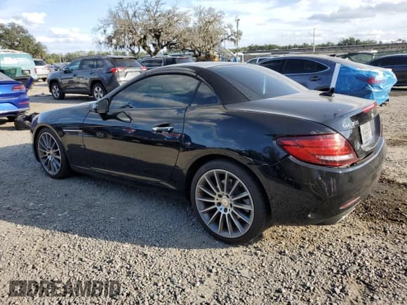 ✅ 2017 Mercedes-Benz SLC 300 • VIN: WDDPK3JA3HF127339 • Lot: 90805725. Wystawiony na Copart z przebiegiem 109 963 mil. Bezpłatny archiwum sprzedaży aukcyjnych z USA i szczegółowy raport historii pojazdu na DreamBid. Zdjęcie 2.
