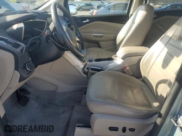 ✅ 2013 Ford C-Max SEL • VIN: 1FADP5BU2DL502027 • Lot: 50666525. Wystawiony na Copart z przebiegiem 125 983 mil. Bezpłatny archiwum sprzedaży aukcyjnych z USA i szczegółowy raport historii pojazdu na DreamBid. Zdjęcie 7.