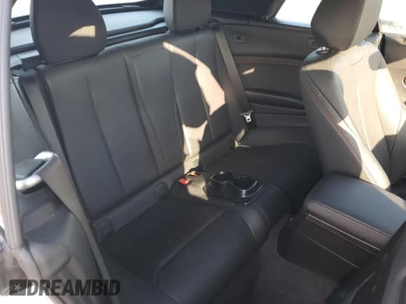 ✅ 2020 BMW 2 Series 230i • VIN: WBA2M7C05L7F00152 • Lot: 42153435. Wystawiony na Copart z przebiegiem 25 690 mil. Bezpłatny archiwum sprzedaży aukcyjnych z USA i szczegółowy raport historii pojazdu na DreamBid. Zdjęcie 10.