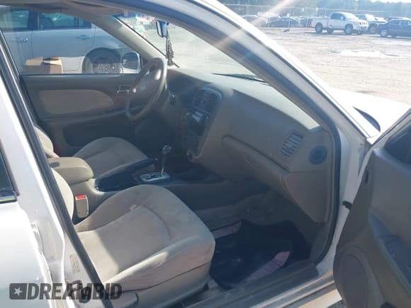 ✅ 2004 Hyundai Sonata • VIN: KMHWF25S34A946488 • Lot: 42821192. Listed on IAAI with 127,034 mi. Free auction sales archive from the USA and detailed vehicle history report at DreamBid. Image 5.