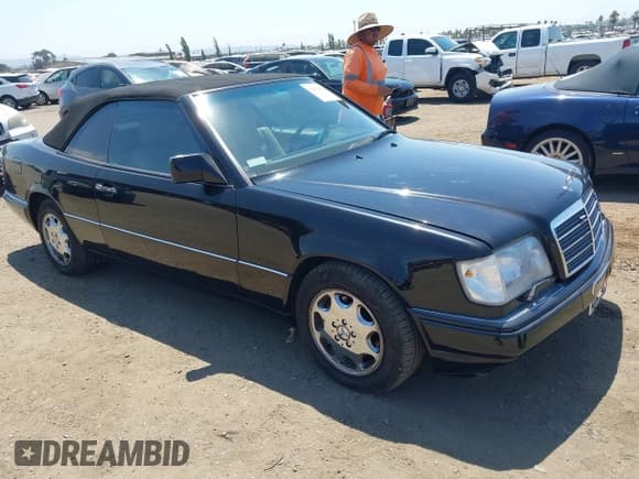 ✅ 1994 Mercedes-Benz E 320 • VIN: WDBEA66E5RC136482 • Лот: 42962861. Опубликован ранее на IAAI с пробегом 104 405 миль. Бесплатный доступ к архиву аукционных продаж из США и подробный отчёт об истории автомобиля на DreamBid. Изображение 1.
