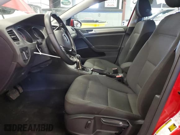 ✅ 2017 Volkswagen Golf S • VIN: 3VW017AU8HM514367 • Lot: 85074565. Wystawiony na Copart z przebiegiem 136 905 mil. Bezpłatny archiwum sprzedaży aukcyjnych z USA i szczegółowy raport historii pojazdu na DreamBid. Zdjęcie 7.