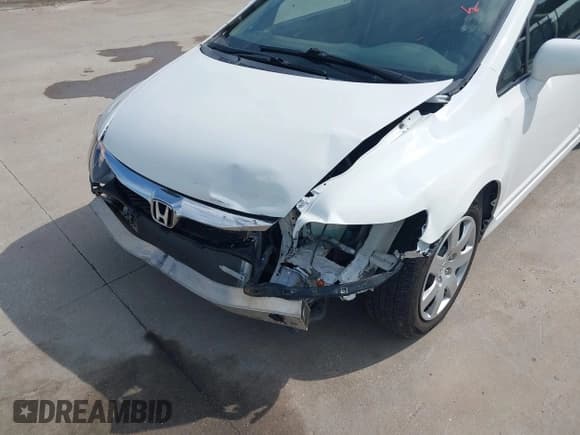 ✅ 2010 Honda Civic LX • VIN: 2HGFA1F50AH564391 • Lot: 42737368. Listed on IAAI with 160,552 mi. Free auction sales archive from the USA and detailed vehicle history report at DreamBid. Image 6.